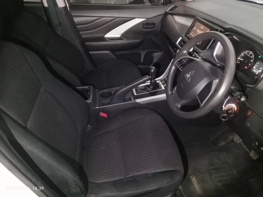 Foto Mobil Bekas Kabin Depan Mitsubishi Xpander 1.5 GLS tahun 2021