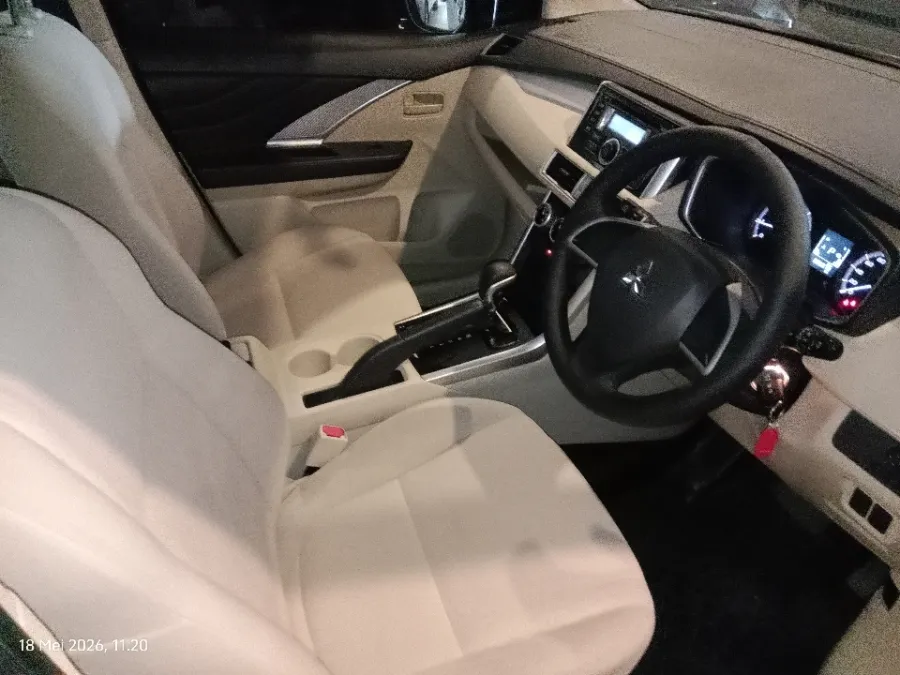 Foto Mobil Bekas Kabin Depan Mitsubishi Xpander 1.5 GLS tahun 2021