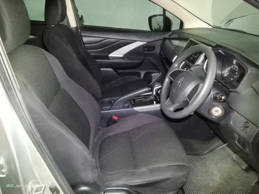 Foto Mobil Bekas Kabin Depan Mitsubishi Xpander 1.5 GLS tahun 2021