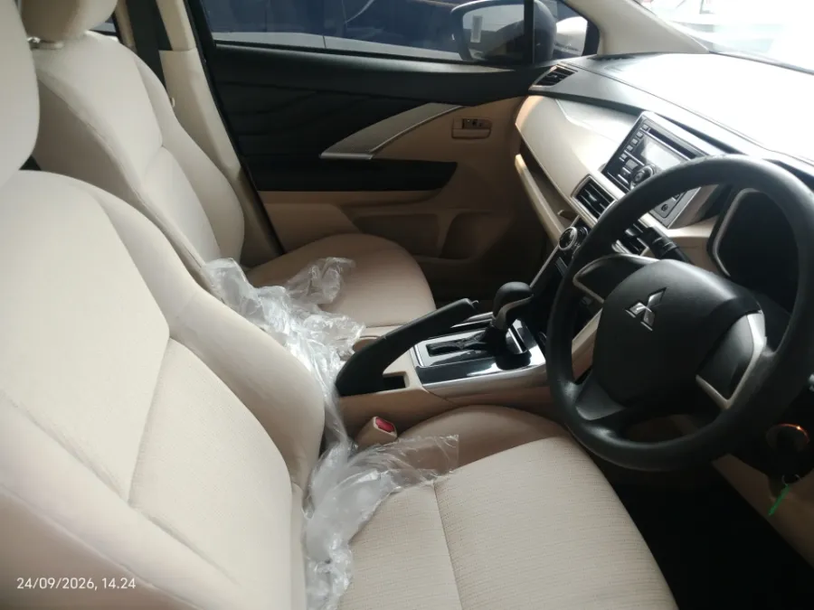 Foto Mobil Bekas Kabin Depan Mitsubishi Xpander 1.5 GLS tahun 2021