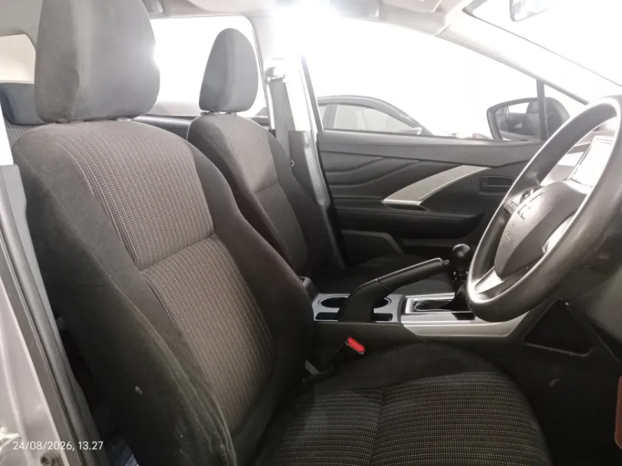 Foto Mobil Bekas Kabin Depan Mitsubishi Xpander 1.5 GLS tahun 2022