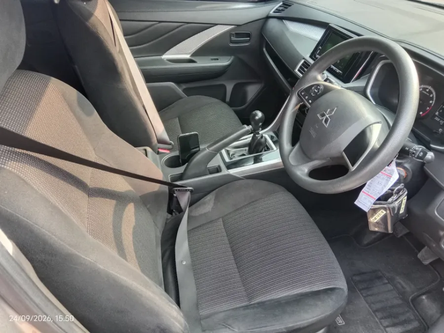 Foto Mobil Bekas Kabin Depan Mitsubishi Xpander 1.5 GLS tahun 2022