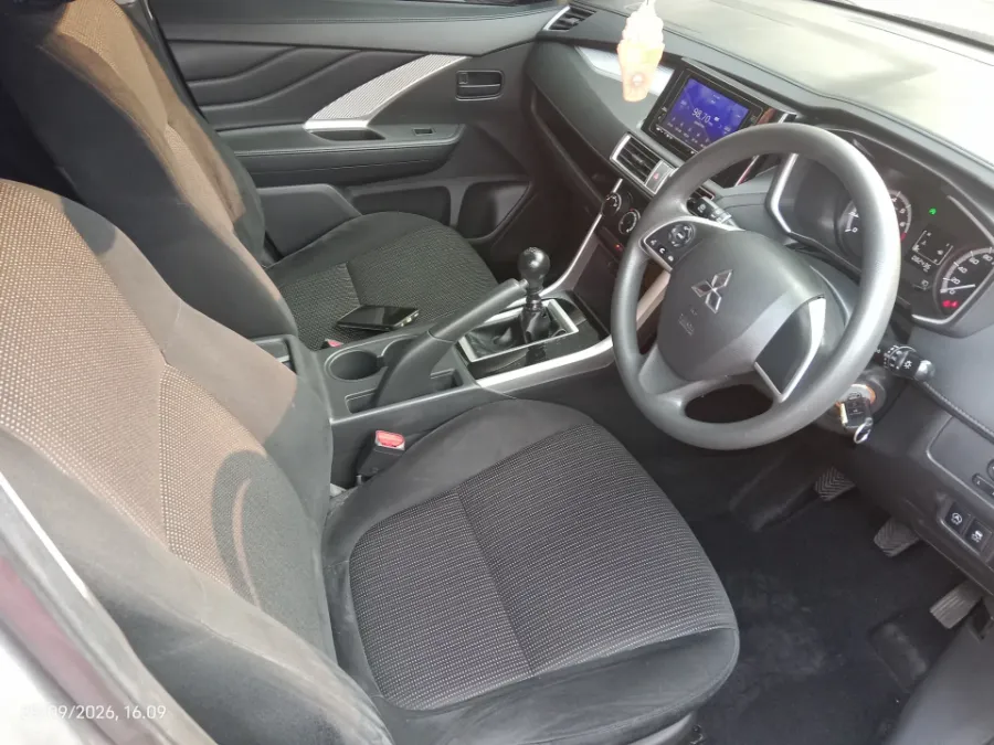 Foto Mobil Bekas Kabin Depan Mitsubishi Xpander 1.5 GLS tahun 2022