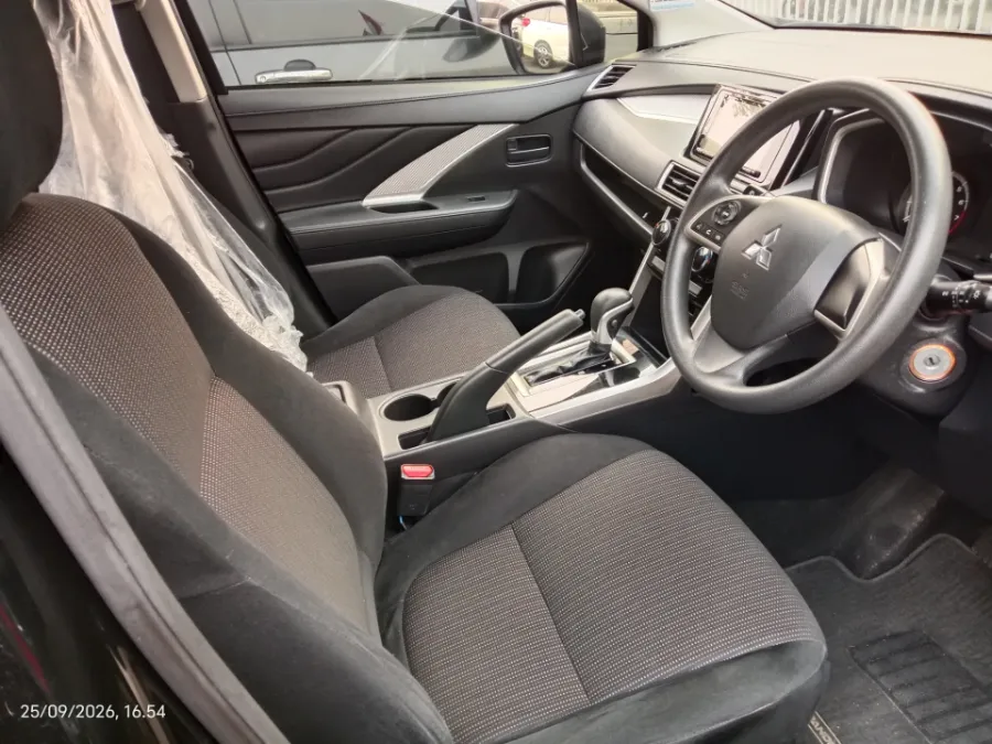 Foto Mobil Bekas Kabin Depan Mitsubishi Xpander 1.5 GLS tahun 2023