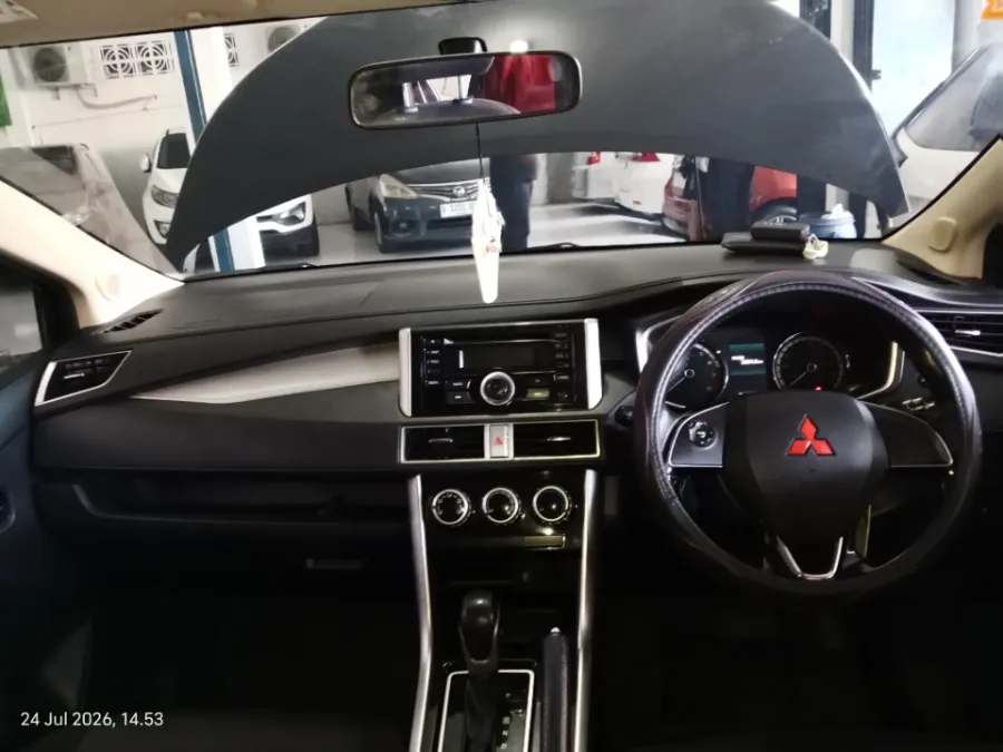 Foto Mobil Bekas Dashboard Mitsubishi Xpander 1.5 Sport tahun 2019