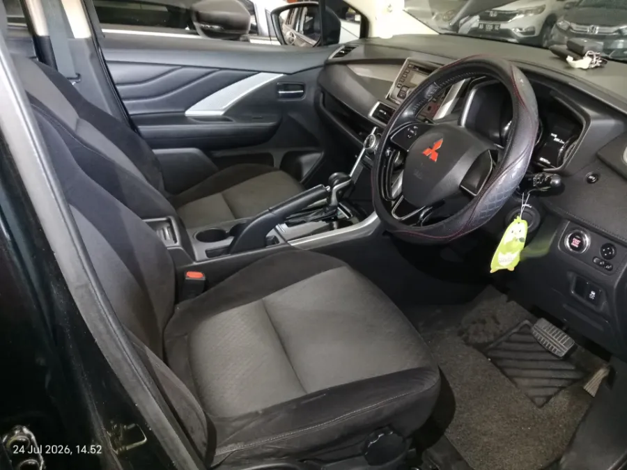 Foto Mobil Bekas Kabin Depan Mitsubishi Xpander 1.5 Sport tahun 2019