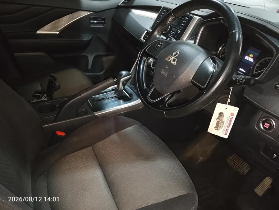 Foto Mobil Bekas Kabin Depan Mitsubishi Xpander 1.5 Sport tahun 2019
