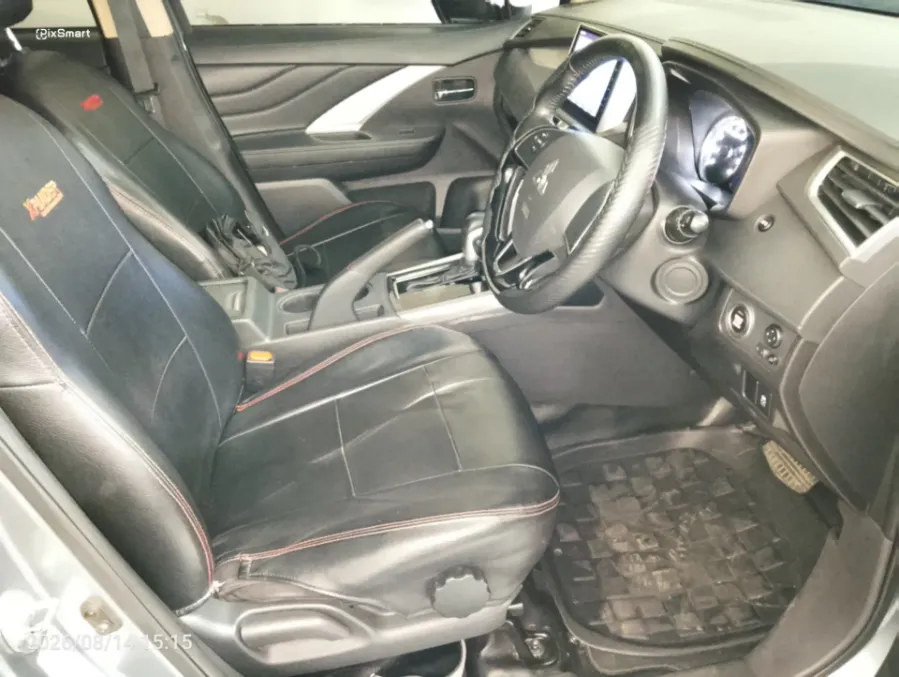 Foto Mobil Bekas Kabin Depan Mitsubishi Xpander 1.5 Sport tahun 2019