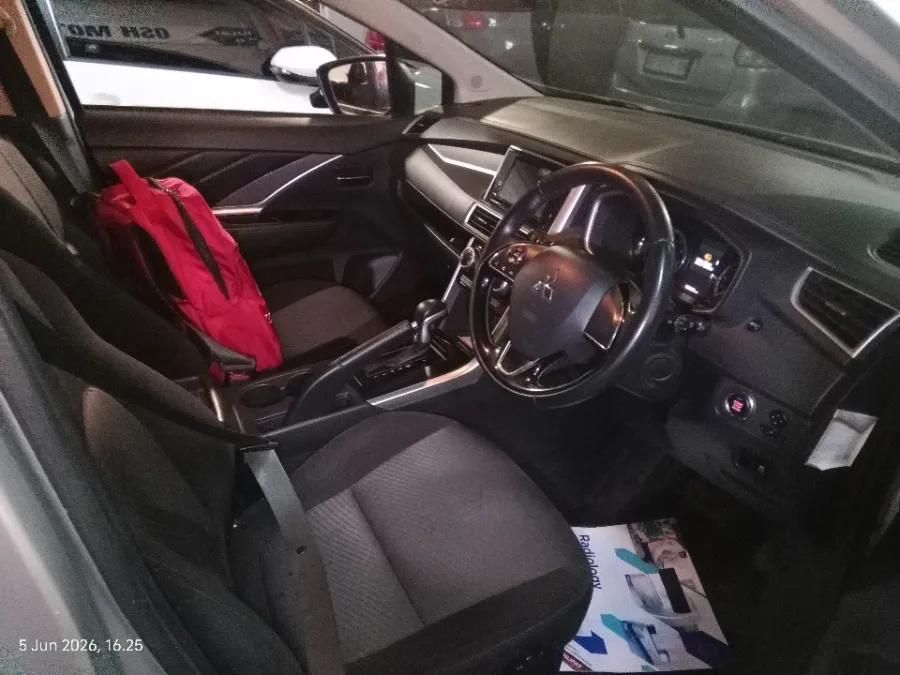 Foto Mobil Bekas Kabin Depan Mitsubishi Xpander 1.5 Sport tahun 2020