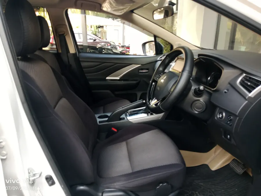 Foto Mobil Bekas Kabin Depan Mitsubishi Xpander 1.5 Sport tahun 2020