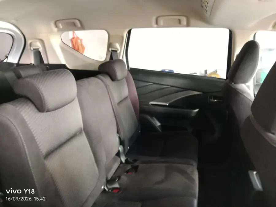 Foto Mobil Bekas Kabin Belakang Mitsubishi Xpander 1.5 Sport tahun 2021