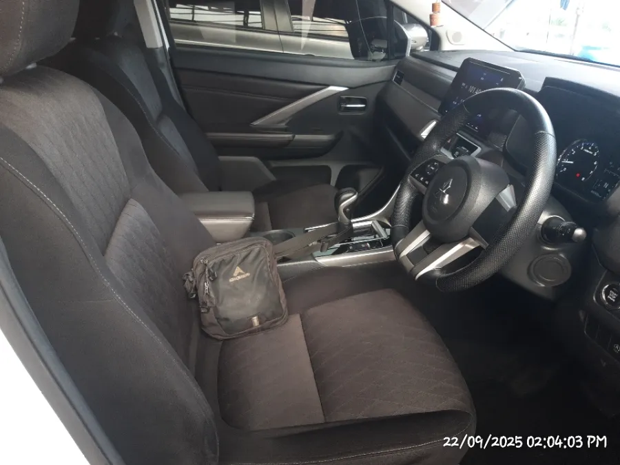 Foto Mobil Bekas Kabin Depan Mitsubishi Xpander 1.5 Sport tahun 2021