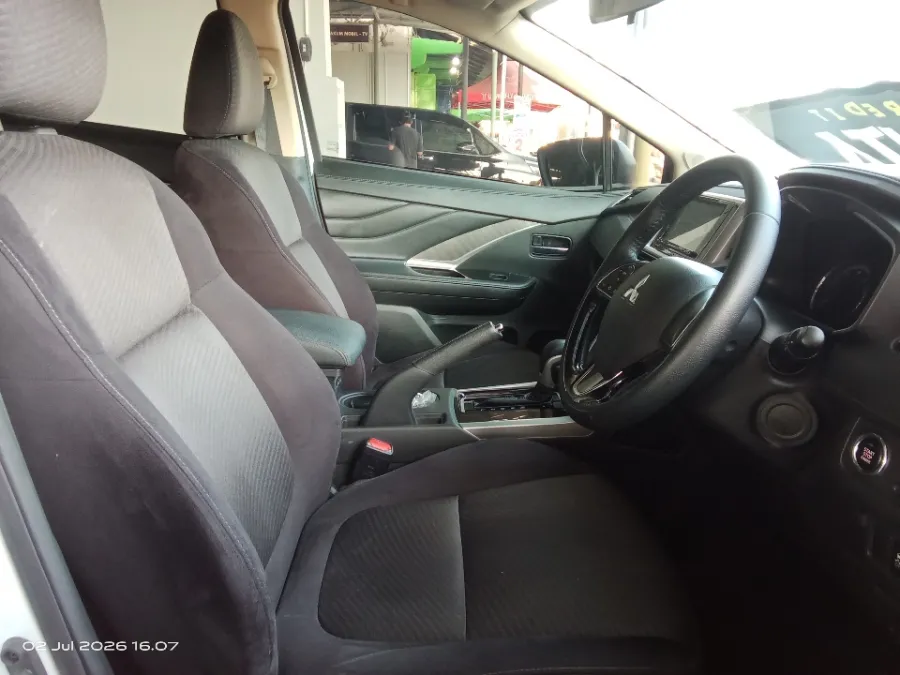 Foto Mobil Bekas Kabin Depan Mitsubishi Xpander 1.5 Sport tahun 2021