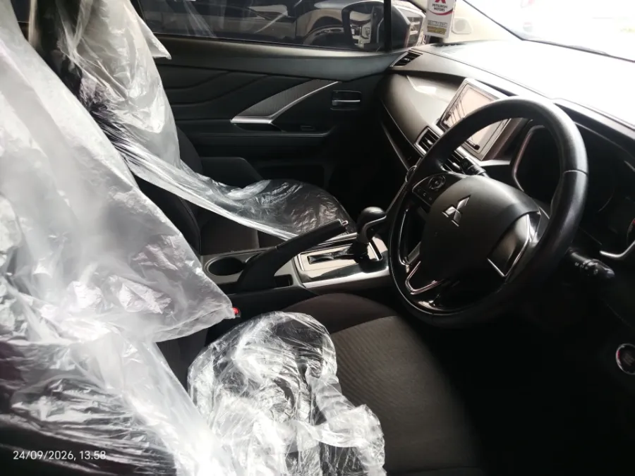 Foto Mobil Bekas Kabin Depan Mitsubishi Xpander 1.5 Sport tahun 2021