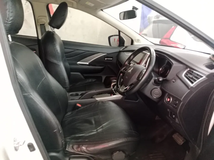 Foto Mobil Bekas Kabin Depan Mitsubishi Xpander 1.5 Sport tahun 2021