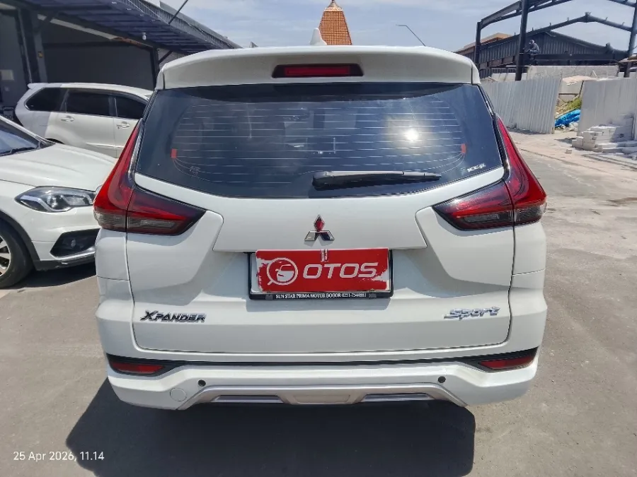Foto Mobil Bekas Tampak Belakang Mitsubishi Xpander 1.5 Sport tahun 2021