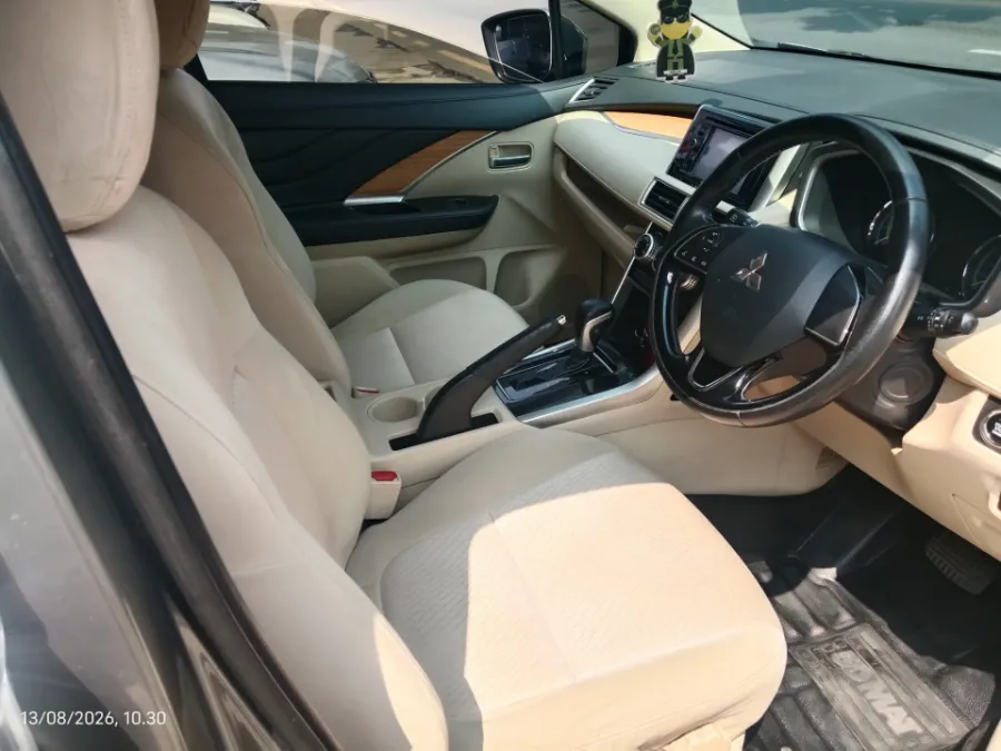 Foto Mobil Bekas Kabin Depan Mitsubishi Xpander 1.5 Ultimate tahun 2017