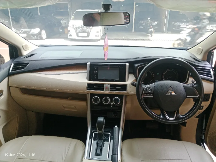 Foto Mobil Bekas Dashboard Mitsubishi Xpander 1.5 Ultimate tahun 2018