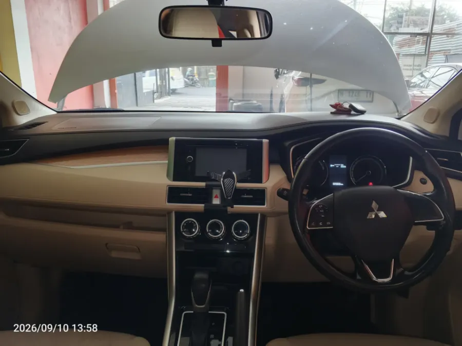 Foto Mobil Bekas Dashboard Mitsubishi Xpander 1.5 Ultimate tahun 2018