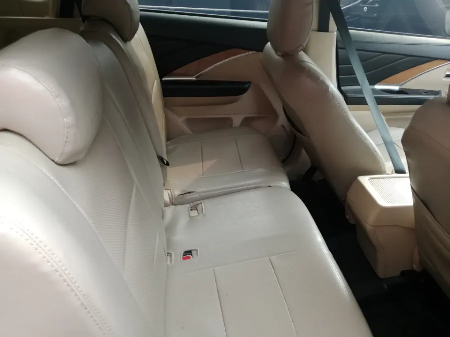 Foto Mobil Bekas Kabin Belakang Mitsubishi Xpander 1.5 Ultimate tahun 2018