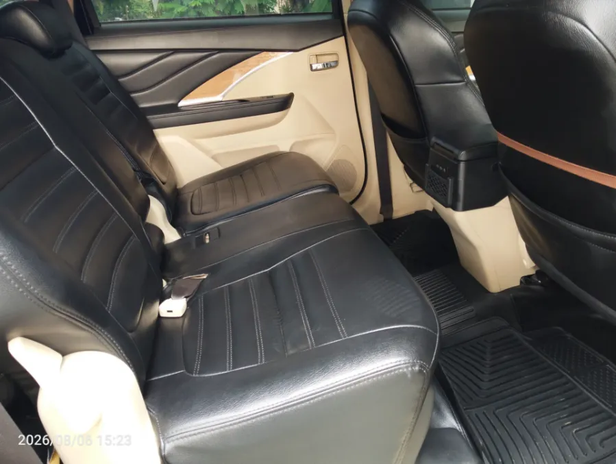 Foto Mobil Bekas Kabin Belakang Mitsubishi Xpander 1.5 Ultimate tahun 2018
