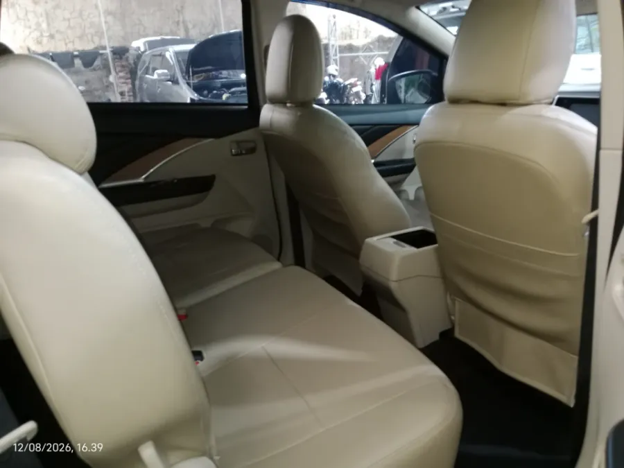 Foto Mobil Bekas Kabin Belakang Mitsubishi Xpander 1.5 Ultimate tahun 2018