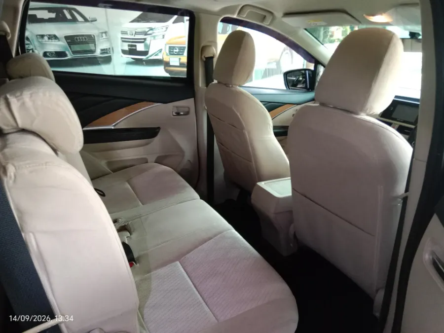 Foto Mobil Bekas Kabin Belakang Mitsubishi Xpander 1.5 Ultimate tahun 2018