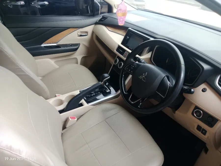 Foto Mobil Bekas Kabin Depan Mitsubishi Xpander 1.5 Ultimate tahun 2018