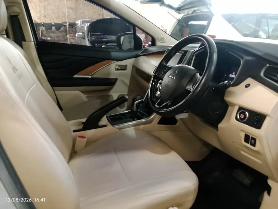 Foto Mobil Bekas Kabin Depan Mitsubishi Xpander 1.5 Ultimate tahun 2018