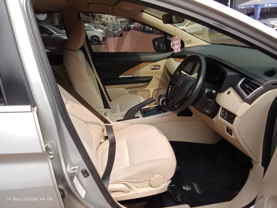 Foto Mobil Bekas Kabin Depan Mitsubishi Xpander 1.5 Ultimate tahun 2018