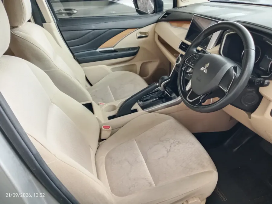 Foto Mobil Bekas Kabin Depan Mitsubishi Xpander 1.5 Ultimate tahun 2018