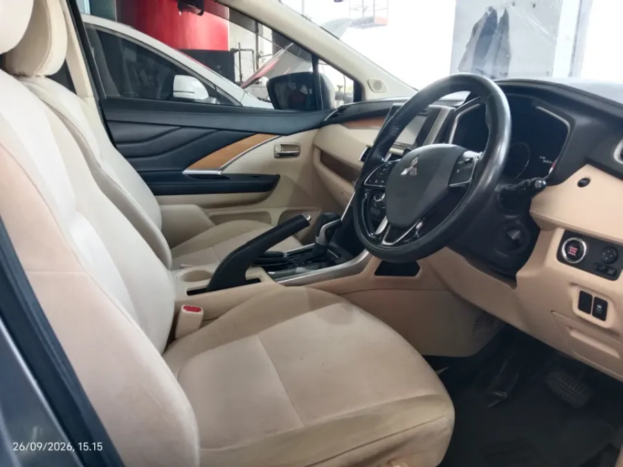 Foto Mobil Bekas Kabin Depan Mitsubishi Xpander 1.5 Ultimate tahun 2018