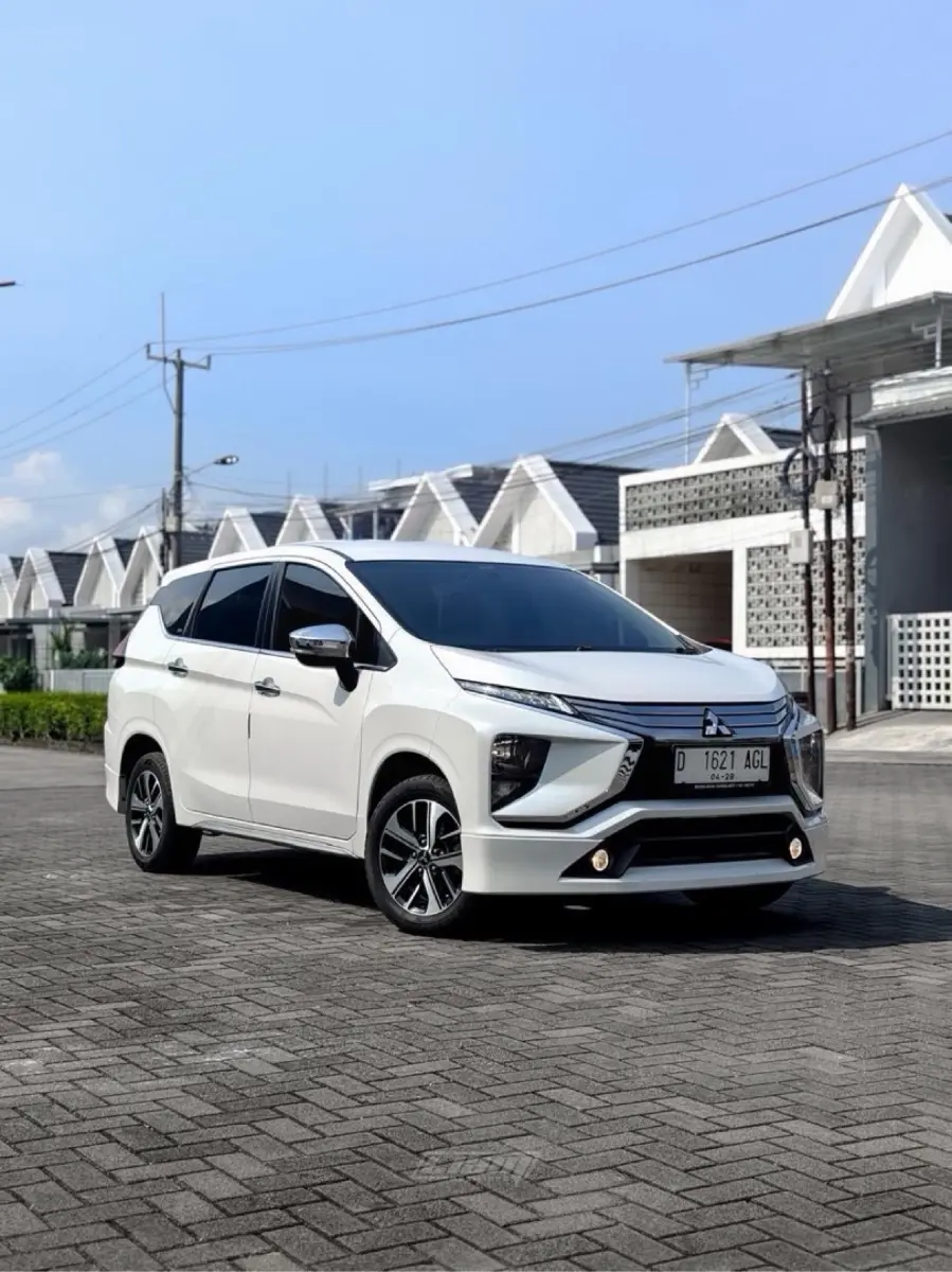 Foto Mobil Bekas Kanan Depan Mitsubishi Xpander 1.5 Ultimate tahun 2018