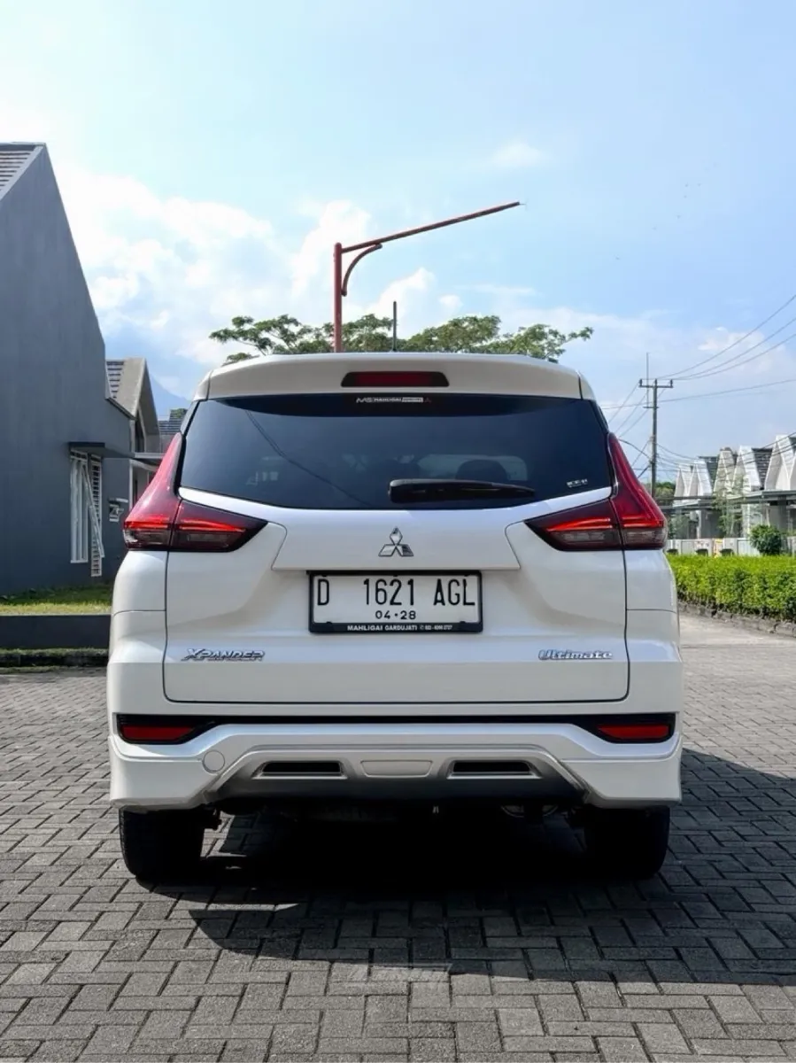 Foto Mobil Bekas Tampak Belakang Mitsubishi Xpander 1.5 Ultimate tahun 2018