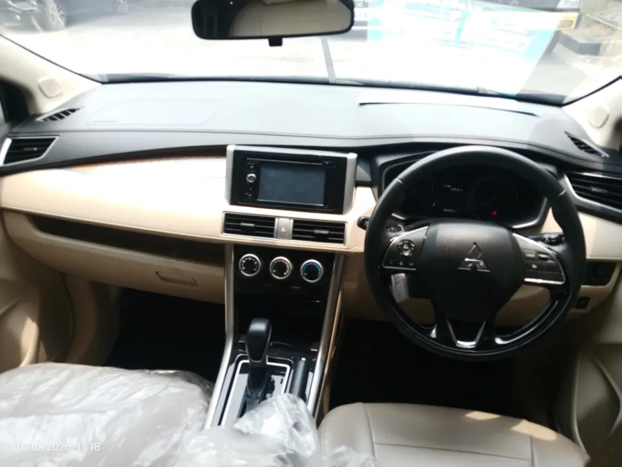 Foto Mobil Bekas Dashboard Mitsubishi Xpander 1.5 Ultimate tahun 2019