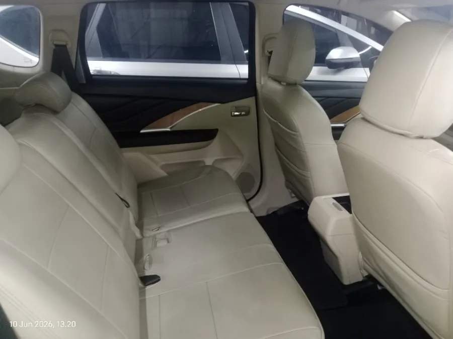 Foto Mobil Bekas Kabin Belakang Mitsubishi Xpander 1.5 Ultimate tahun 2019