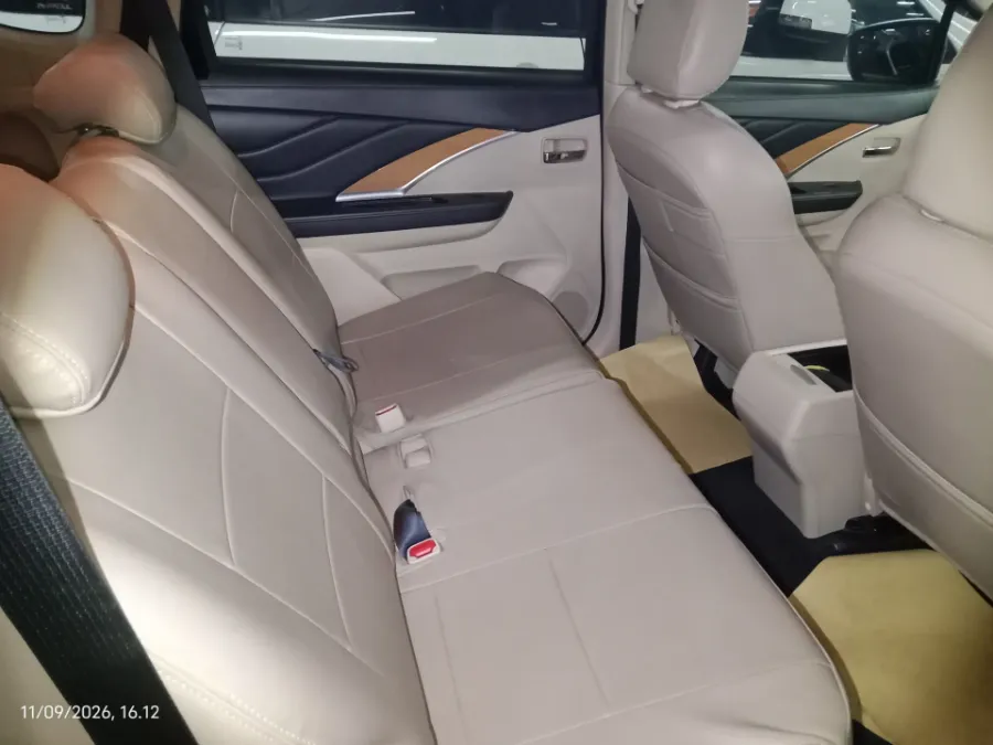 Foto Mobil Bekas Kabin Belakang Mitsubishi Xpander 1.5 Ultimate tahun 2019