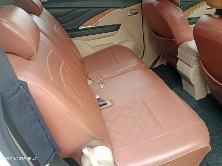 Foto Mobil Bekas Kabin Belakang Mitsubishi Xpander 1.5 Ultimate tahun 2019