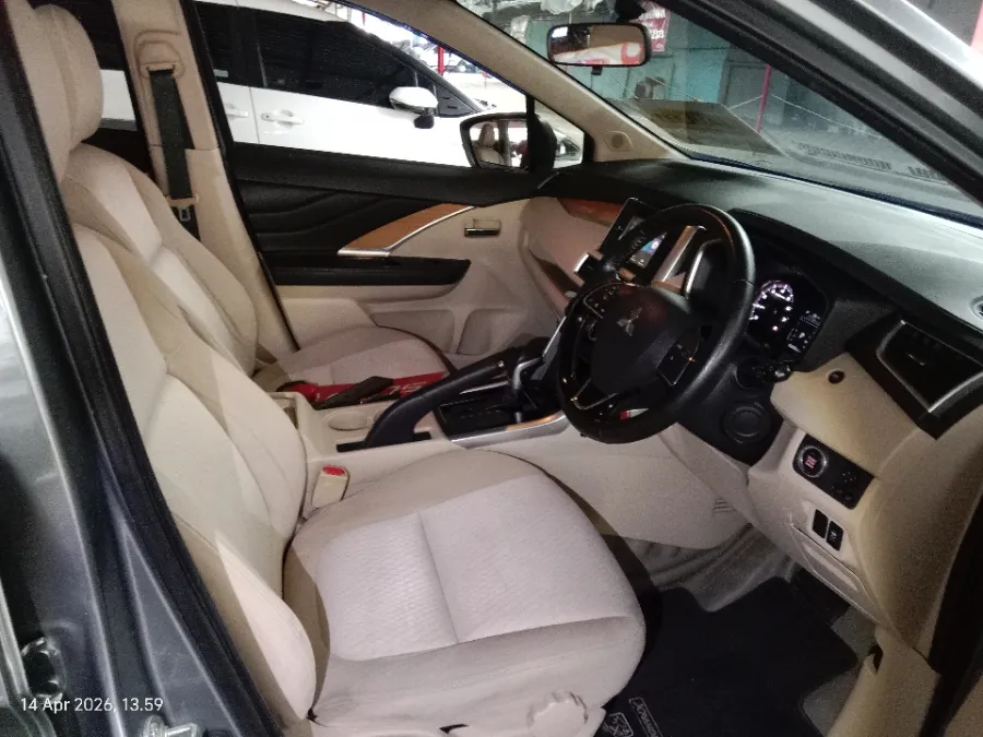 Foto Mobil Bekas Kabin Depan Mitsubishi Xpander 1.5 Ultimate tahun 2019