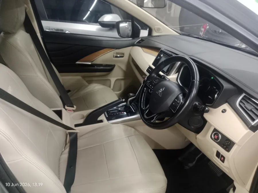 Foto Mobil Bekas Kabin Depan Mitsubishi Xpander 1.5 Ultimate tahun 2019