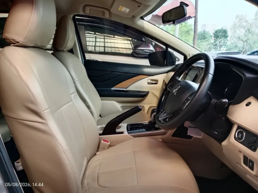 Foto Mobil Bekas Kabin Depan Mitsubishi Xpander 1.5 Ultimate tahun 2019