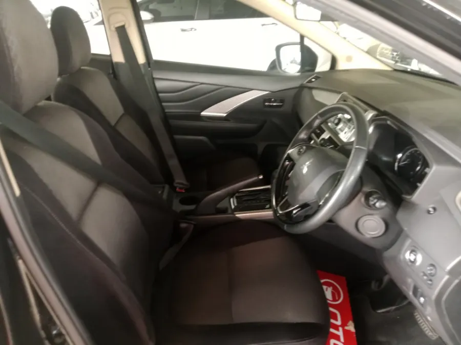 Foto Mobil Bekas Kabin Depan Mitsubishi Xpander 1.5 Ultimate tahun 2019