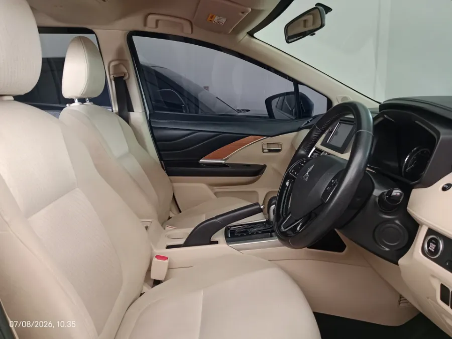 Foto Mobil Bekas Kabin Depan Mitsubishi Xpander 1.5 Ultimate tahun 2019