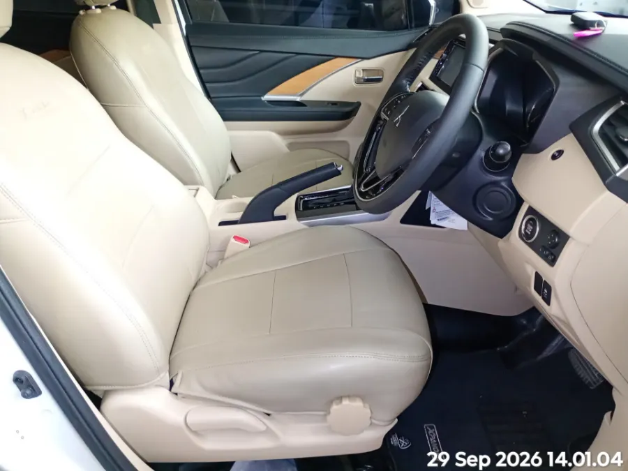 Foto Mobil Bekas Kabin Depan Mitsubishi Xpander 1.5 Ultimate tahun 2019