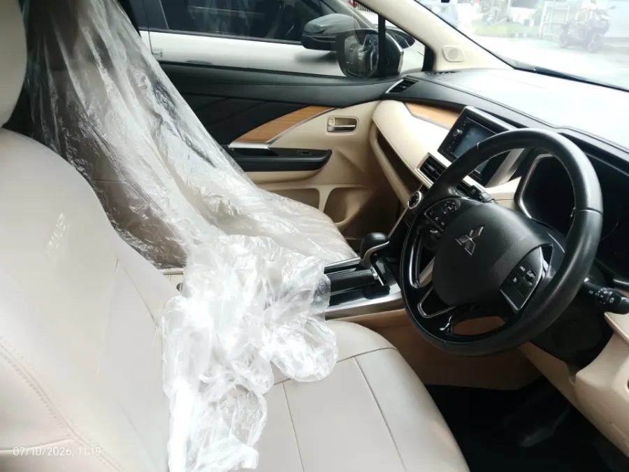 Foto Mobil Bekas Kabin Depan Mitsubishi Xpander 1.5 Ultimate tahun 2019