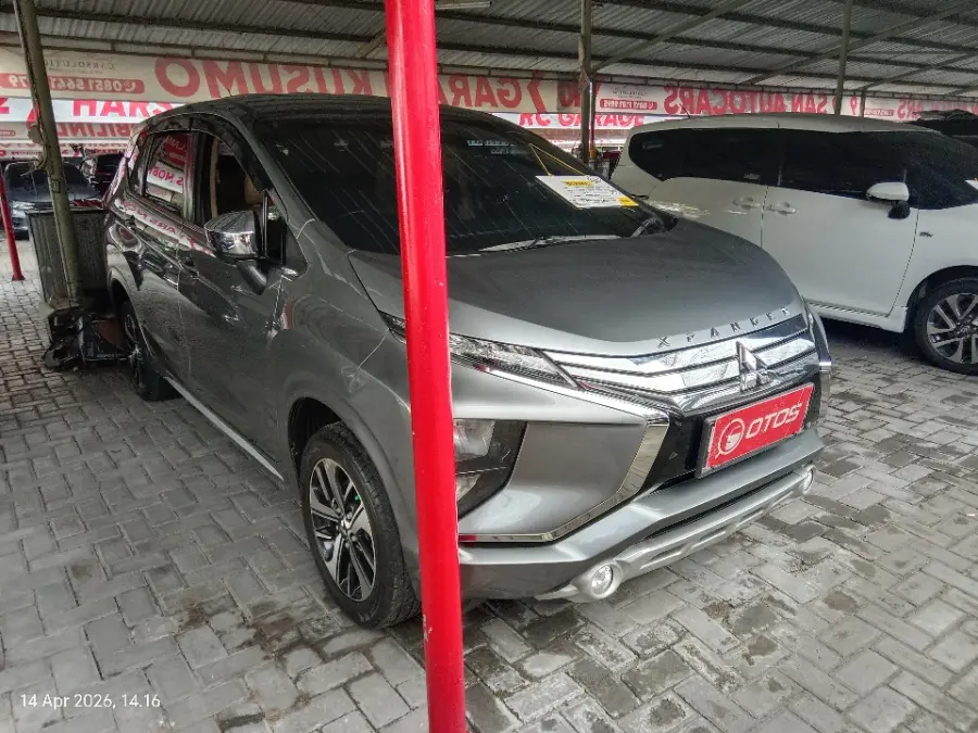 Foto Mobil Bekas Kanan Depan Mitsubishi Xpander 1.5 Ultimate tahun 2019