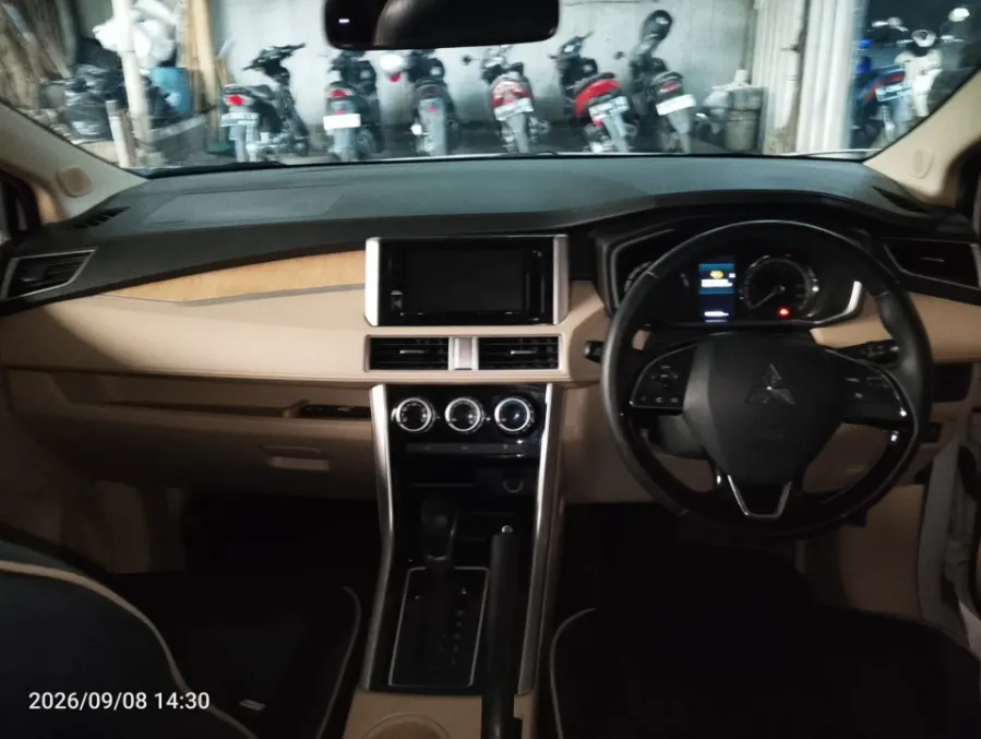 Foto Mobil Bekas Dashboard Mitsubishi Xpander 1.5 Ultimate tahun 2021