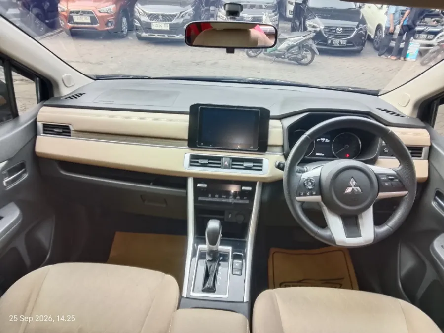 Foto Mobil Bekas Dashboard Mitsubishi Xpander 1.5 Ultimate tahun 2021