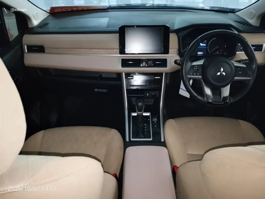 Foto Mobil Bekas Dashboard Mitsubishi Xpander 1.5 Ultimate tahun 2021