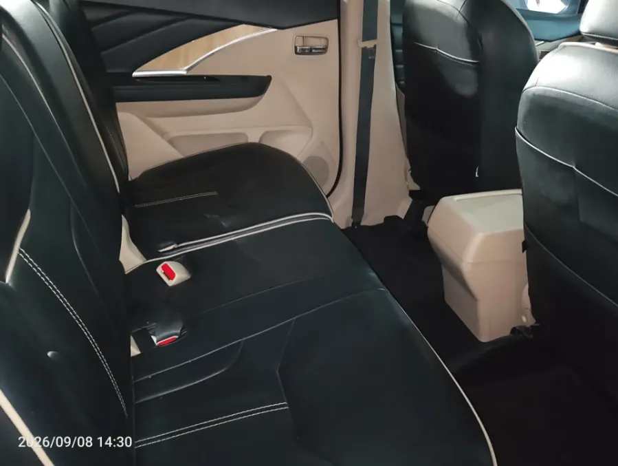 Foto Mobil Bekas Kabin Belakang Mitsubishi Xpander 1.5 Ultimate tahun 2021